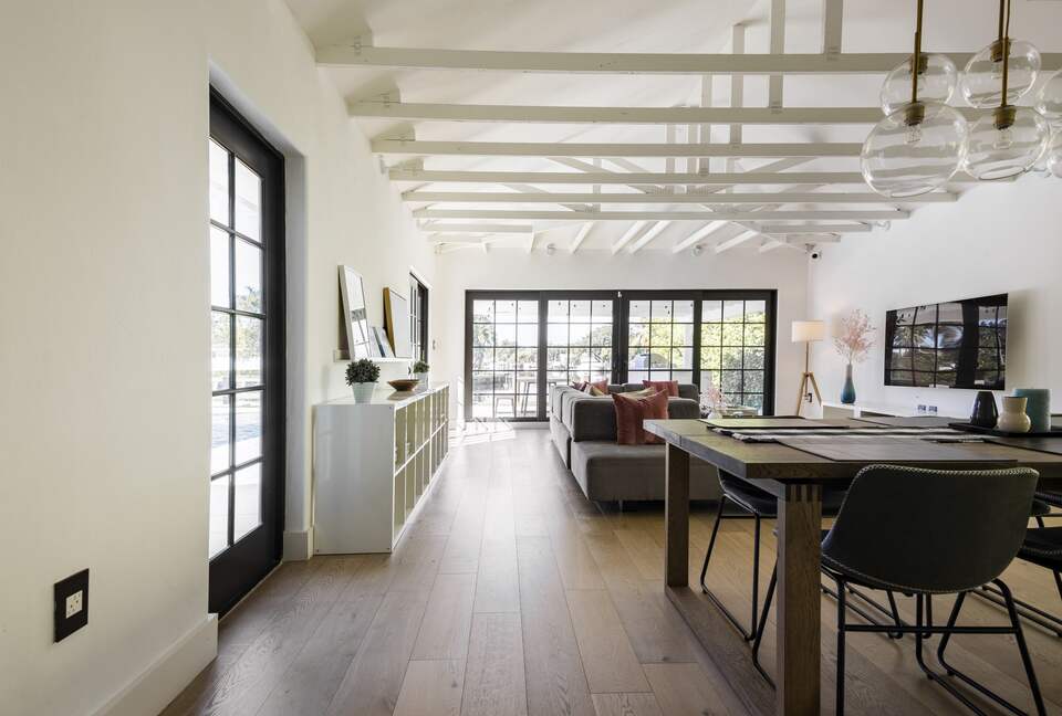 Sunset Waterfront Villa with Pool & Jacuzzi - Hallandale Beach, Florida