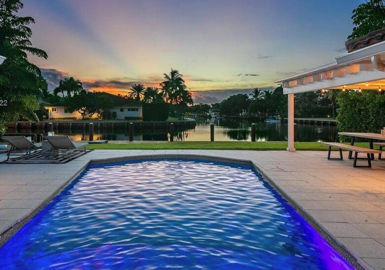 Sunset Waterfront Villa with Pool & Jacuzzi - Hallandale Beach, Florida