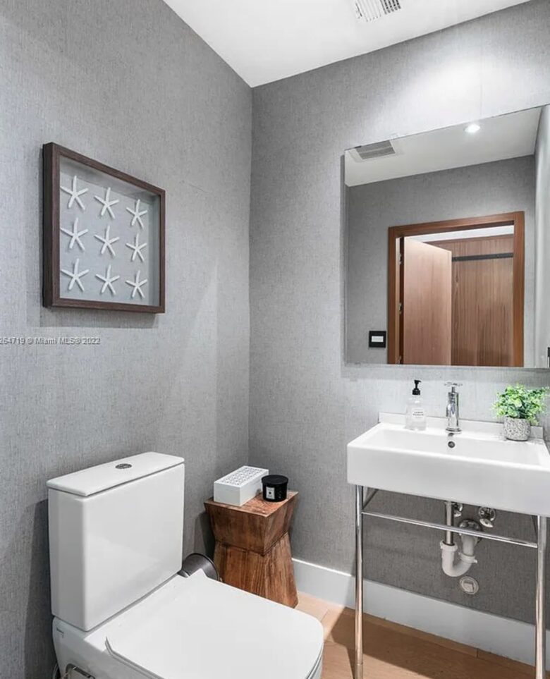 Sunset Waterfront Villa with Pool & Jacuzzi - Hallandale Beach, Florida