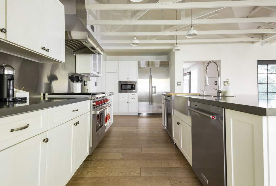 Sunset Waterfront Villa with Pool & Jacuzzi - Hallandale Beach, Florida