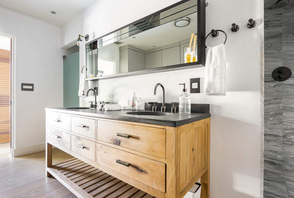 Sunset Waterfront Villa with Pool & Jacuzzi - Hallandale Beach, Florida