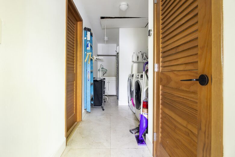 Sunset Waterfront Villa with Pool & Jacuzzi - Hallandale Beach, Florida