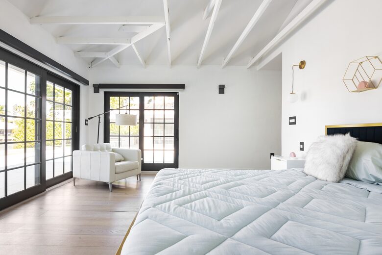 Sunset Waterfront Villa with Pool & Jacuzzi - Hallandale Beach, Florida