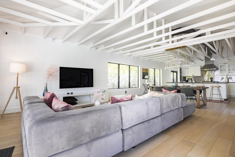 Sunset Waterfront Villa with Pool & Jacuzzi - Hallandale Beach, Florida