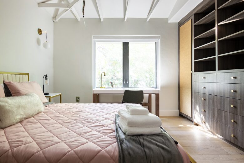 Sunset Waterfront Villa with Pool & Jacuzzi - Hallandale Beach, Florida