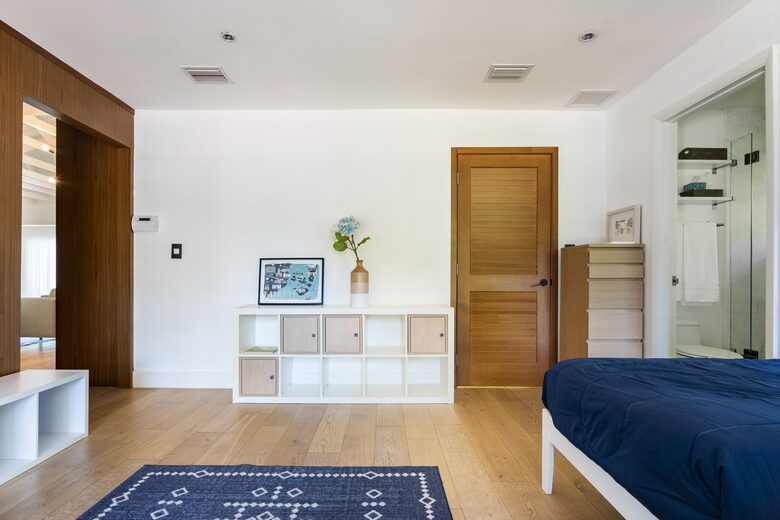 Sunset Waterfront Villa with Pool & Jacuzzi - Hallandale Beach, Florida