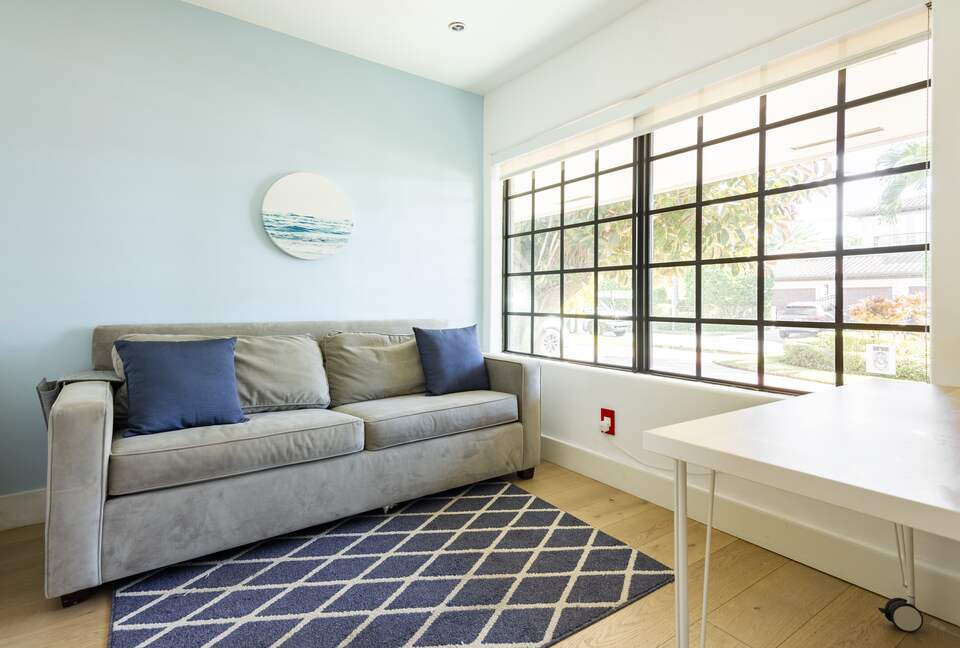 Sunset Waterfront Villa with Pool & Jacuzzi - Hallandale Beach, Florida