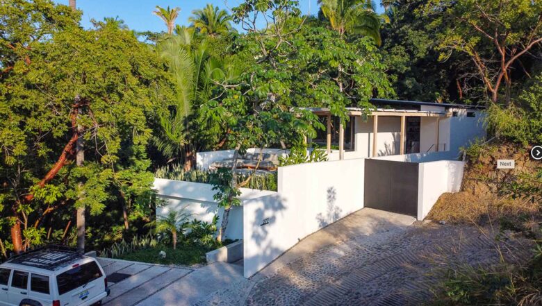Modern Mexican Architectural Gem with Ocean and Jungle View - San Francisco, Mexico