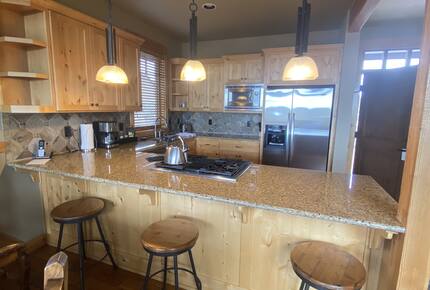 Sage Canyon Luxury 2BR Cabin - Powell Butte, Oregon