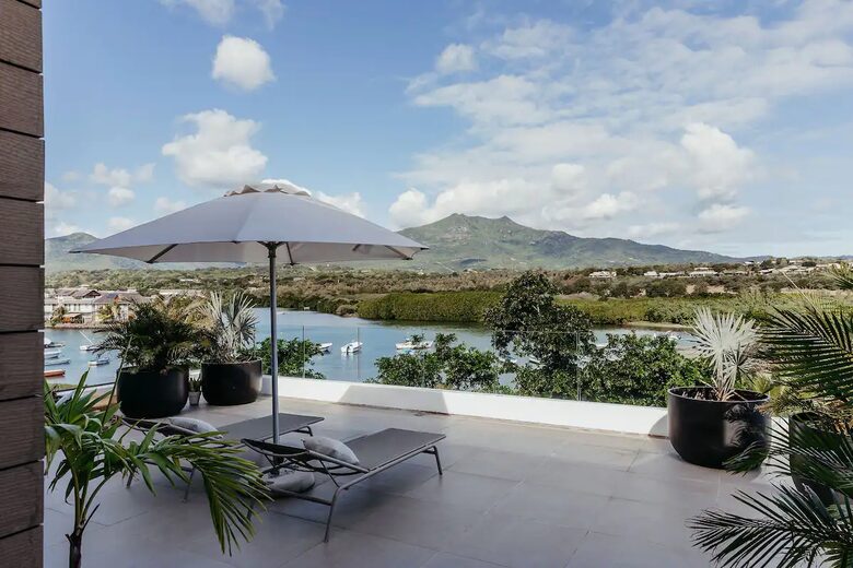 Penthouse Paradise - black river, Mauritius
