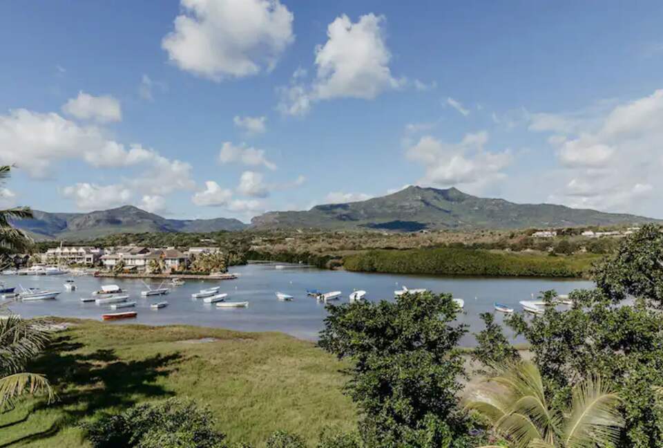 Penthouse Paradise - black river, Mauritius