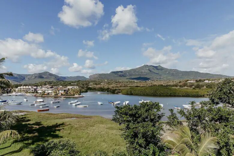 Penthouse Paradise - black river, Mauritius