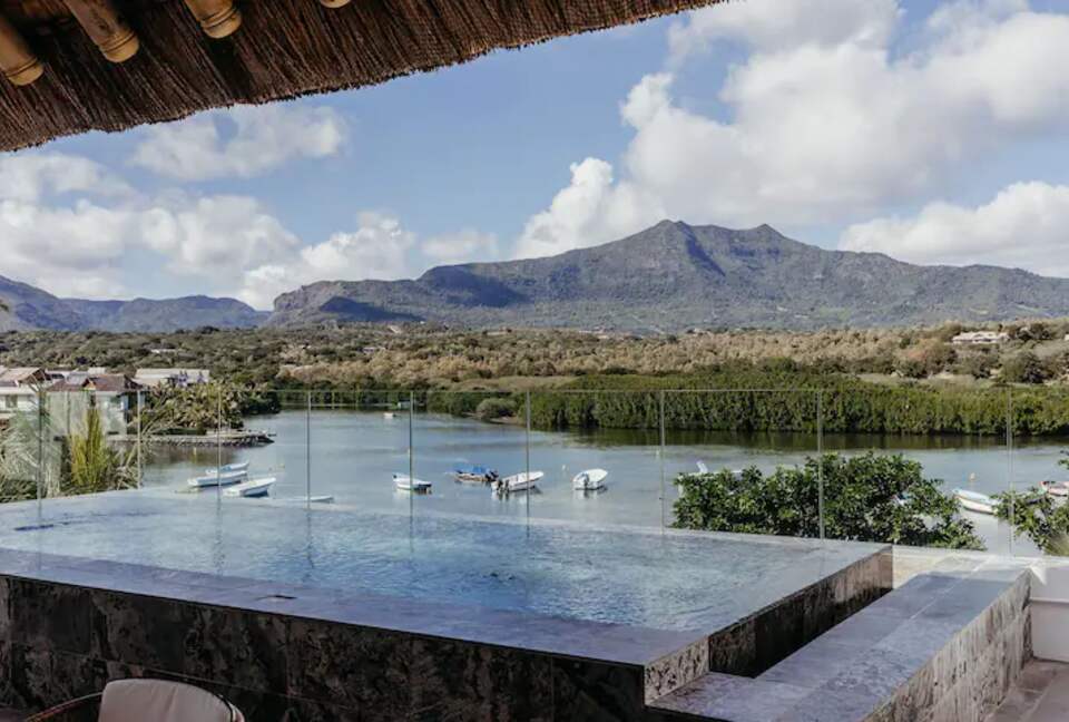 Penthouse Paradise - black river, Mauritius
