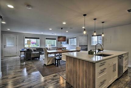 Elegant Pier Waterfront Retreat in Downtown Astoria - Astoria, Oregon