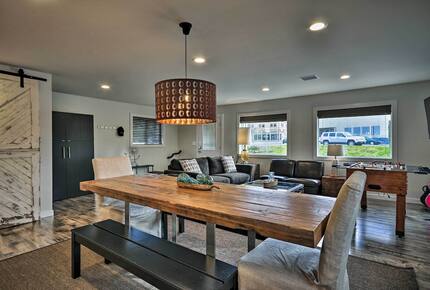 Elegant Pier Waterfront Retreat in Downtown Astoria - Astoria, Oregon