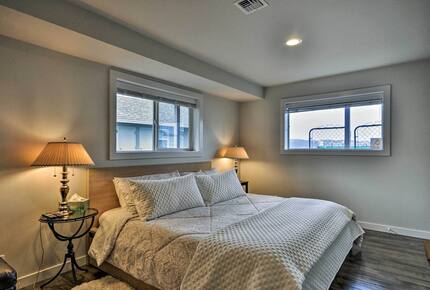 Elegant Pier Waterfront Retreat in Downtown Astoria - Astoria, Oregon