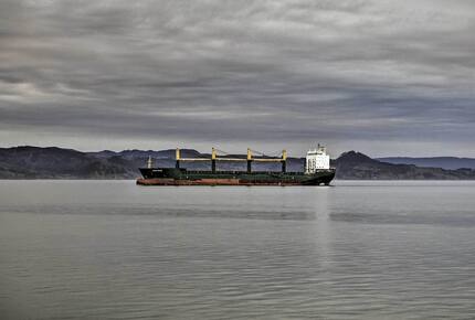 Elegant Pier Waterfront Retreat in Downtown Astoria - Astoria, Oregon