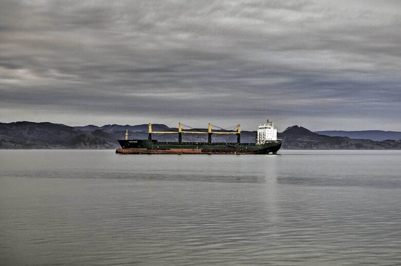Elegant Pier Waterfront Retreat in Downtown Astoria - Astoria, Oregon