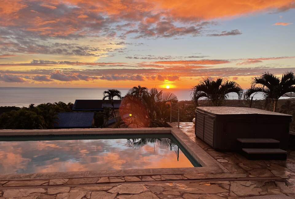 Panoramic Ocean Views with a Pool, Hot Tub & A/C - Kailua-Kona, Hawaii