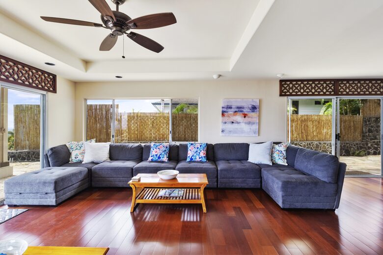 Panoramic Ocean Views with a Pool, Hot Tub & A/C - Kailua-Kona, Hawaii