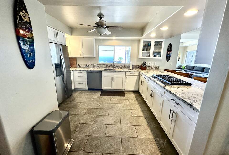 Panoramic Ocean Views with a Pool, Hot Tub & A/C - Kailua-Kona, Hawaii