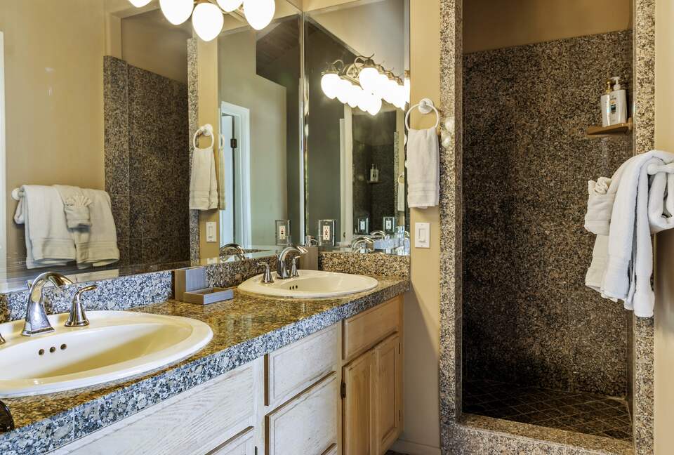 Panoramic Ocean Views with a Pool, Hot Tub & A/C - Kailua-Kona, Hawaii