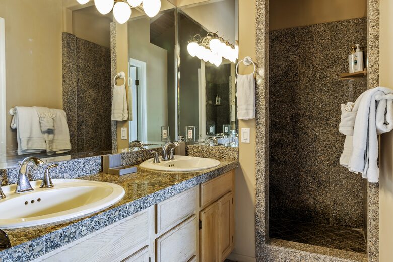 Panoramic Ocean Views with a Pool, Hot Tub & A/C - Kailua-Kona, Hawaii