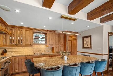 Premier Vail Village Residence - Vail, Colorado