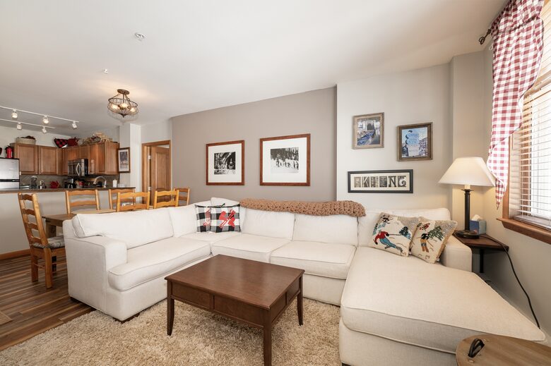 living room, dining table