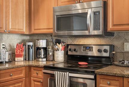 Kitchen full amenities