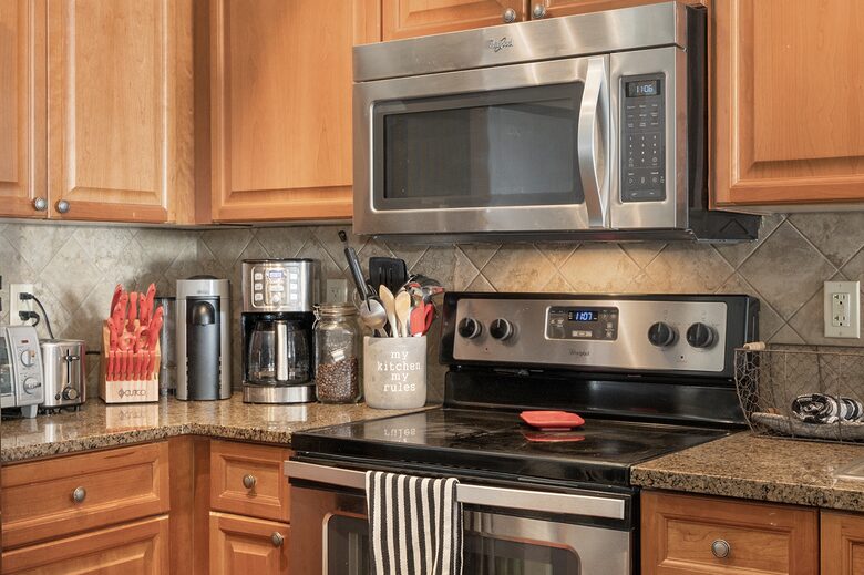 Kitchen full amenities