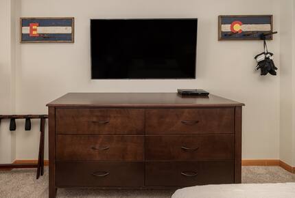 dresser draws, plenty of storage