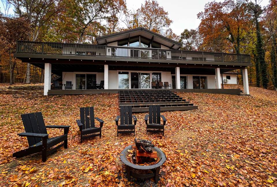 Lakefront Oasis on Lake Barkley; Just 2 Hours from Nashville! - Cadiz, Kentucky