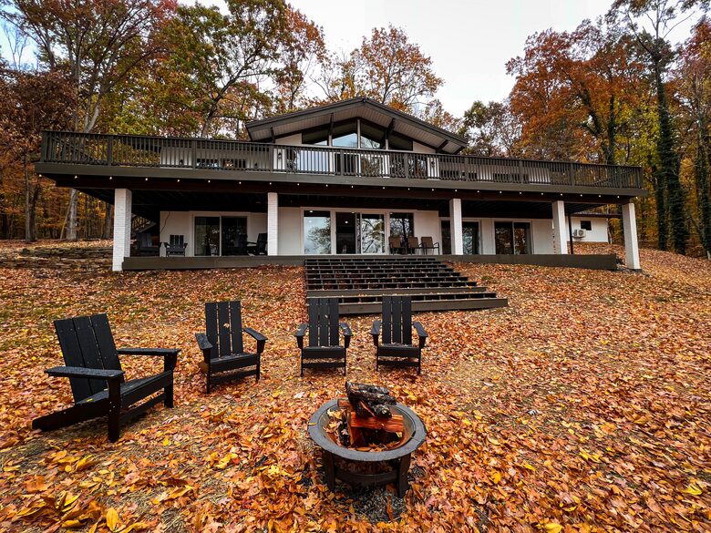 Lakefront Oasis on Lake Barkley; Just 2 Hours from Nashville! - Cadiz, Kentucky