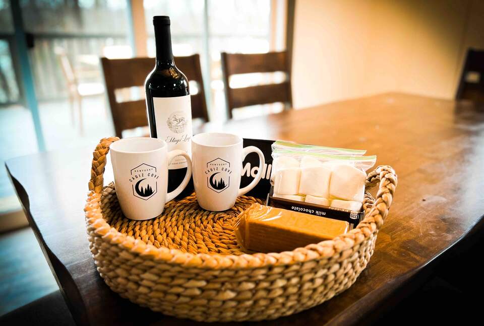 Lakefront Oasis on Lake Barkley; Just 2 Hours from Nashville! - Cadiz, Kentucky