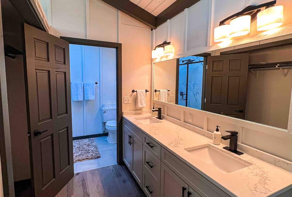 Lakefront Oasis on Lake Barkley; Just 2 Hours from Nashville! - Cadiz, Kentucky