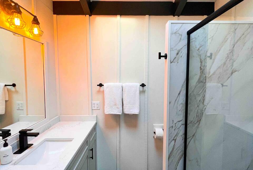 Lakefront Oasis on Lake Barkley; Just 2 Hours from Nashville! - Cadiz, Kentucky