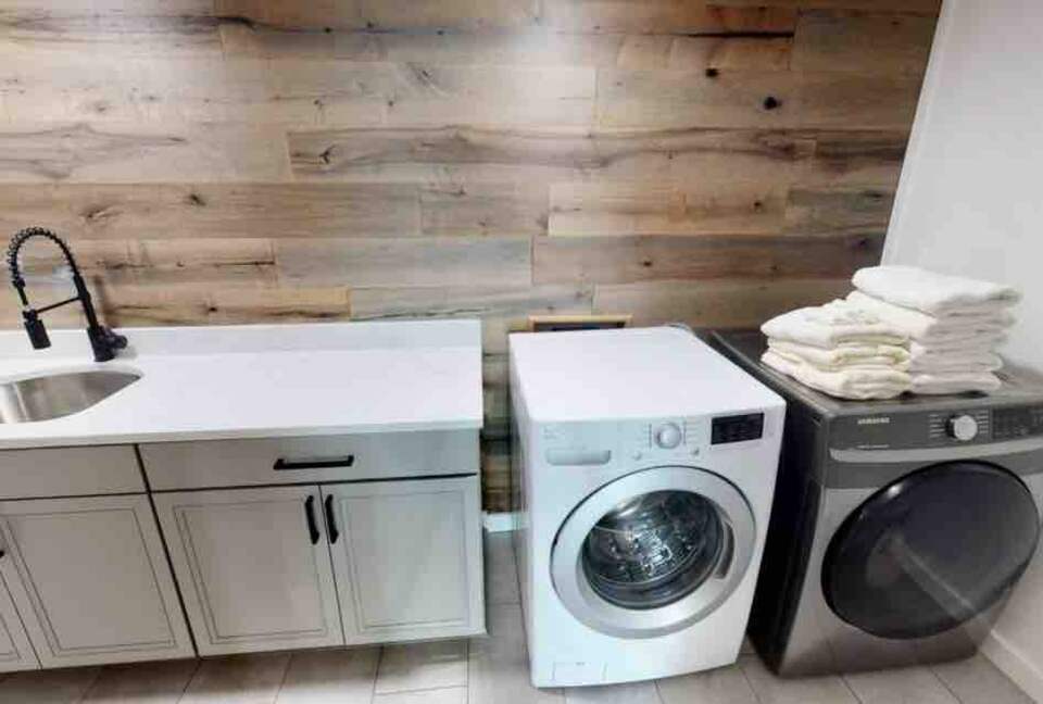 Lakefront Oasis on Lake Barkley; Just 2 Hours from Nashville! - Cadiz, Kentucky