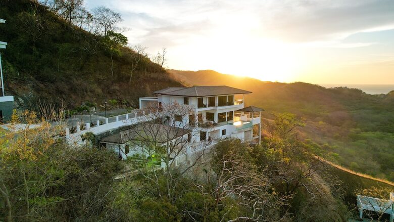 Villa Encanto Luxury Getaway in Coco Beach - Playas del Coco, Costa Rica