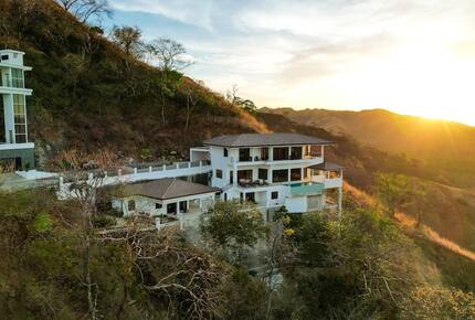 Villa Encanto Luxury Getaway in Coco Beach - Playas del Coco, Costa Rica