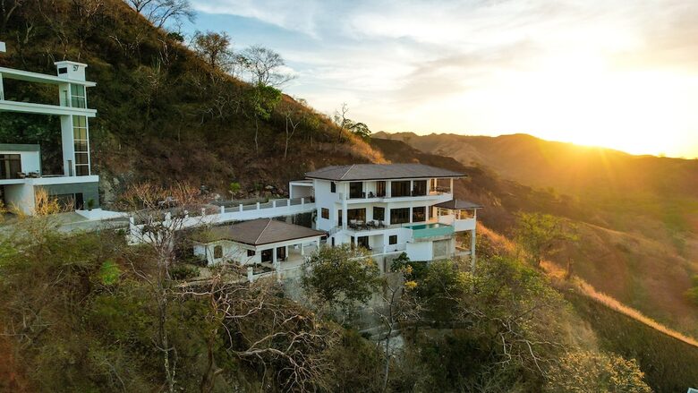 Villa Encanto Luxury Getaway in Coco Beach - Playas del Coco, Costa Rica