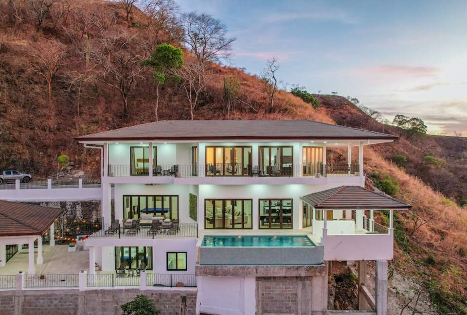 Villa Encanto Luxury Getaway in Coco Beach - Playas del Coco, Costa Rica