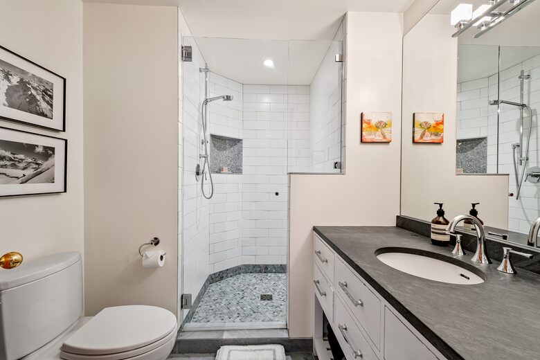 Snowridge Chalet - Whistler, Canada