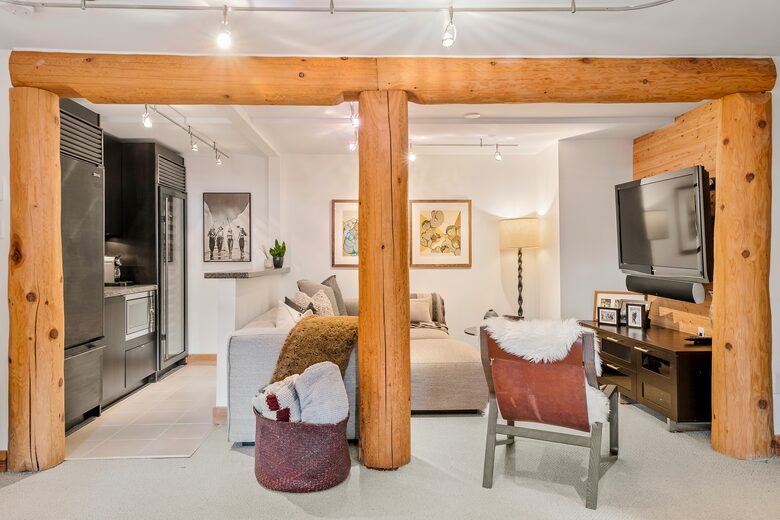 Snowridge Chalet - Whistler, Canada