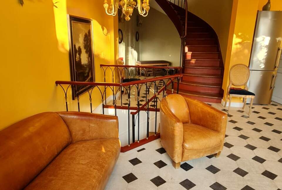 Elegant Family Home - Paris, France