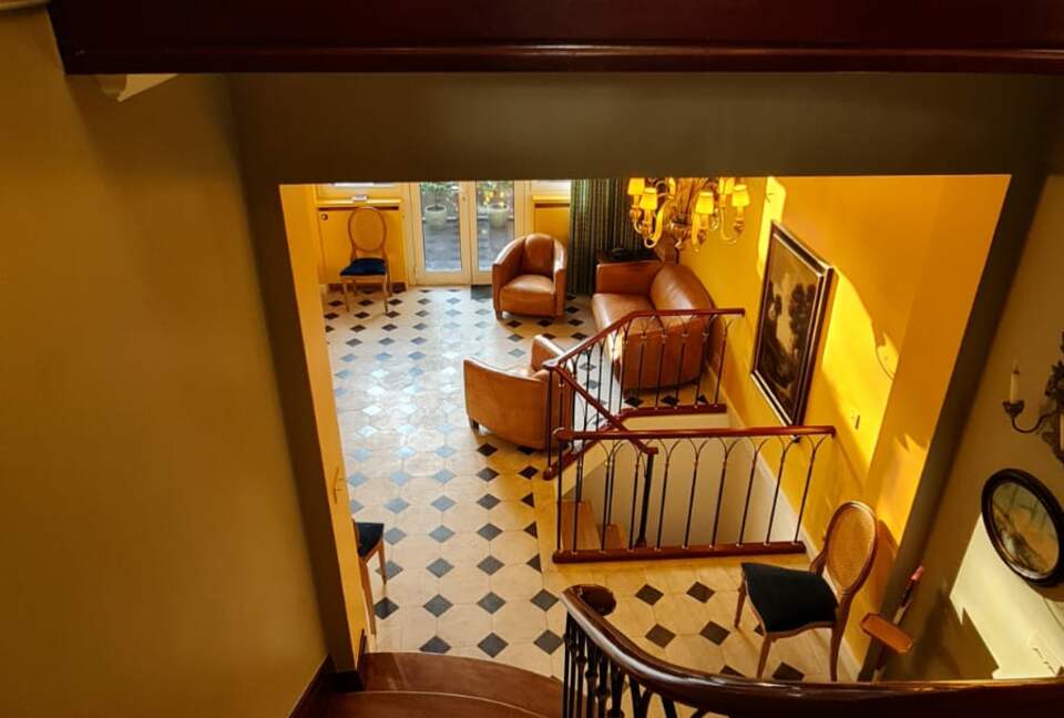 Elegant Family Home - Paris, France