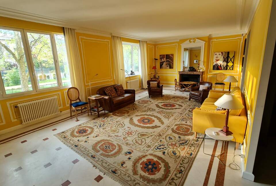 Elegant Family Home - Paris, France