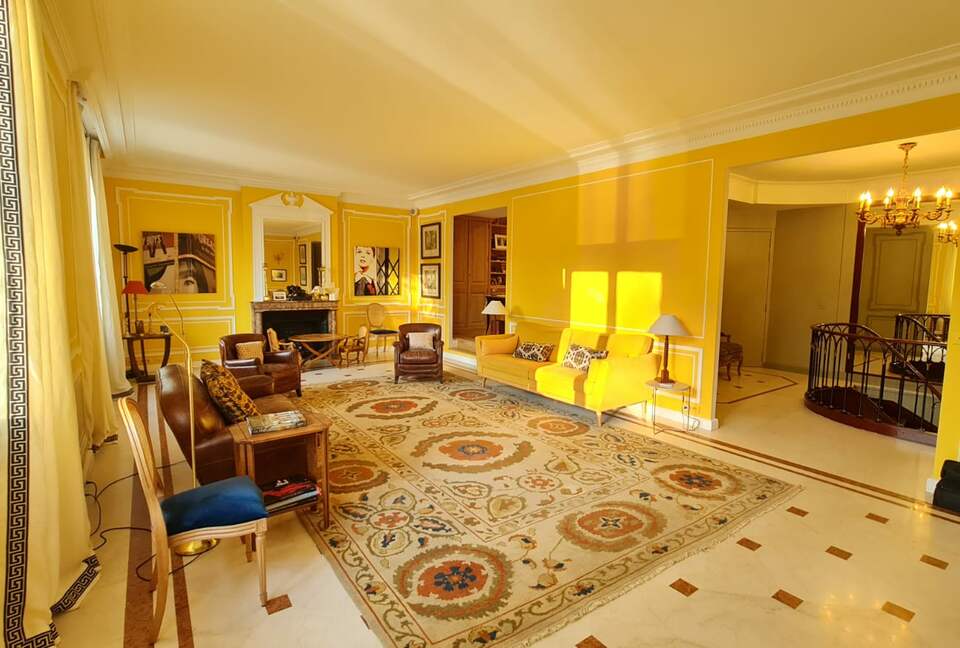 Elegant Family Home - Paris, France