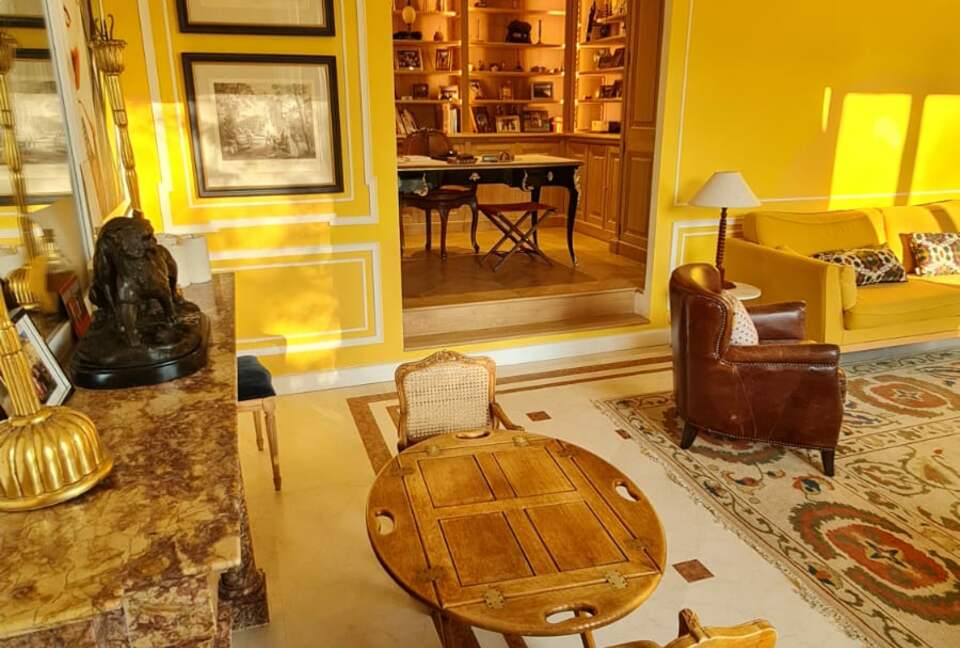 Elegant Family Home - Paris, France