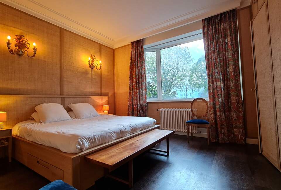 Elegant Family Home - Paris, France